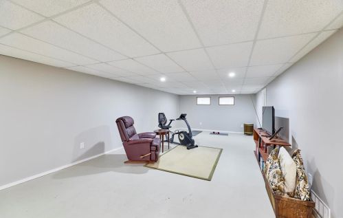 10926 Mugan Dr, Saint Louis MO 63123-5915 exterior