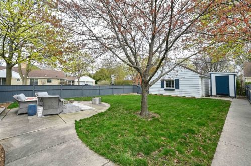 2478 85, Milwaukee WI 53226-1913 exterior