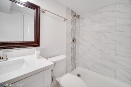 5724 Warwick Ave, Chicago IL 60641-3418 exterior