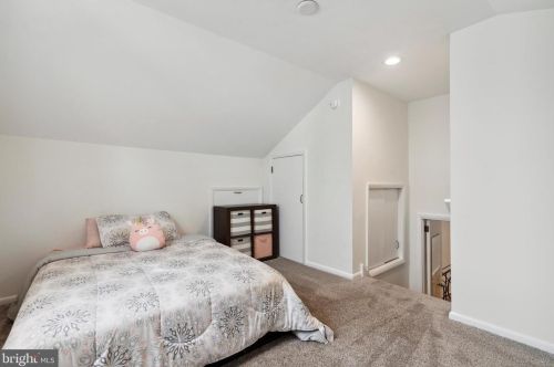 316 Glengary Dr, Pittsburgh PA 19083-2714 exterior