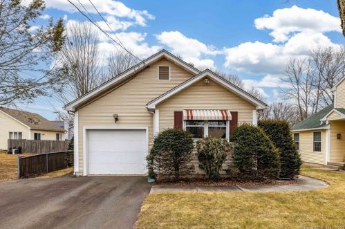 23 Mckee St, Manchester, CT 06040-4823