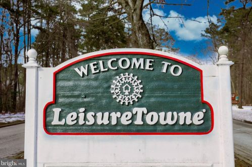 84 Warwick Way, Southampton NJ 08088-1122 exterior