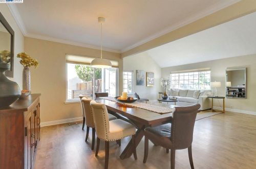 4410 Black Walnut Ct, Concord CA 94521-4320 exterior