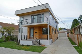 516 77 St, Seattle WA  98115-4065 exterior
