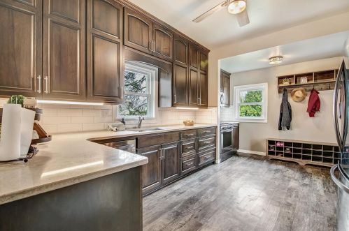 386 Arbor St, Saint Paul, MN 55102-3525