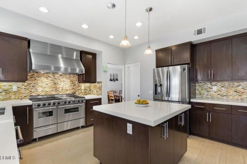 1840 Ivanhoe Ave, Oxnard CA  93030-8732 exterior