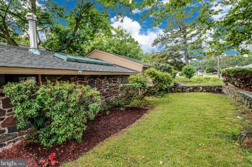 635 Parkway Ave, Trenton NJ  08618-2723 exterior