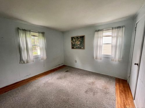 17 Arbor Dr, Norwalk CT 06854-3407 exterior