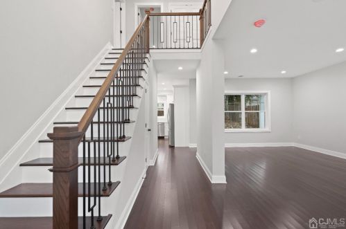 42 Wayne St, Edison NJ  08817-5322 exterior