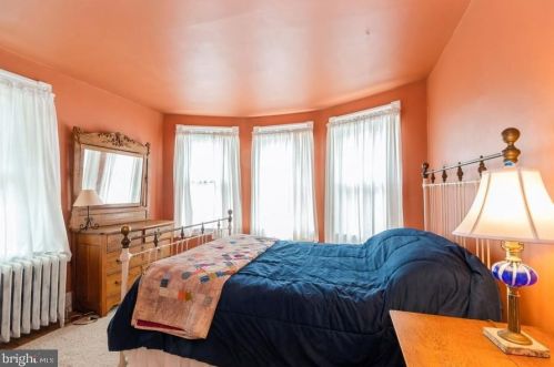 110 9 Ave, Haddon Heights NJ 08035-1833 exterior