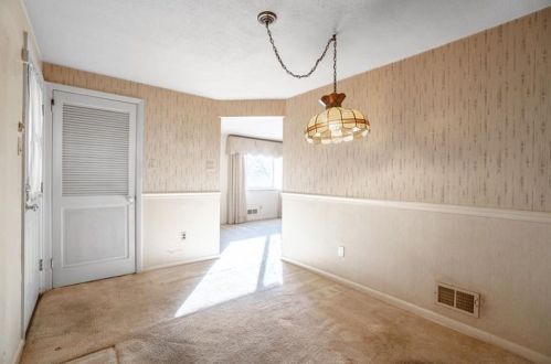 1714 Arnold St, Pittsburgh PA 15205-3504 exterior