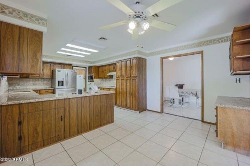 4225 Country Gables Dr, Phoenix AZ  85053-4561 exterior