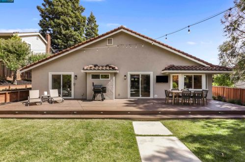 3009 Shetland Dr, Concord CA 94523-1617 exterior