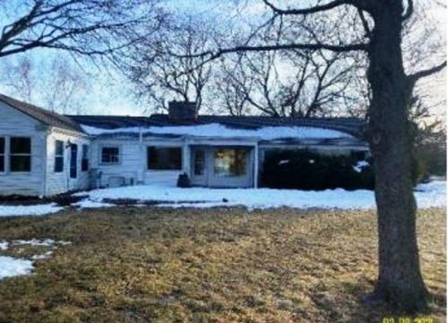 172 Bergen Dr, Milwaukee, WI 53217-2305