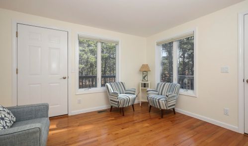 375 Hatch Rd, Eastham MA 02642-1847 exterior