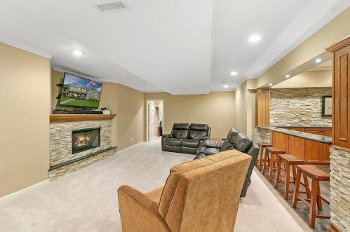 759 Wedgewood Dr, Bull Valley IL 60014-6978 exterior