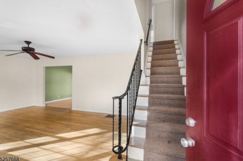 18 Meadow Ln, Hackettstown, NJ 07840-4116