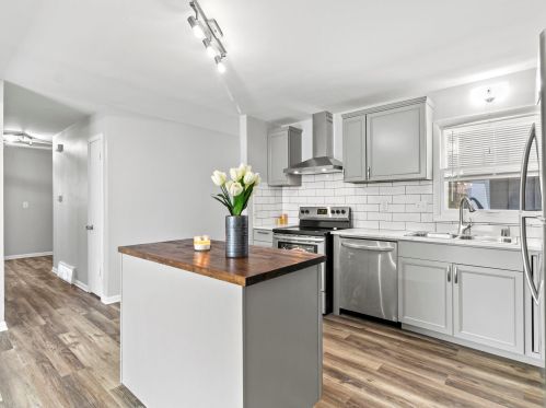 6175 122nd St, Milwaukee WI  53225-1005 exterior