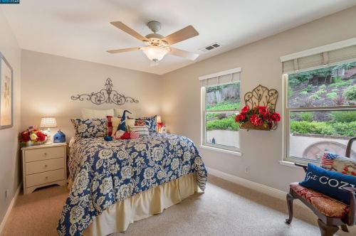 1170 Ridgemont Pl, Concord CA 94521-4831 exterior