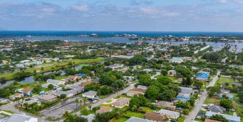 316 12 Ave, Boynton Beach FL 33435-5940 exterior