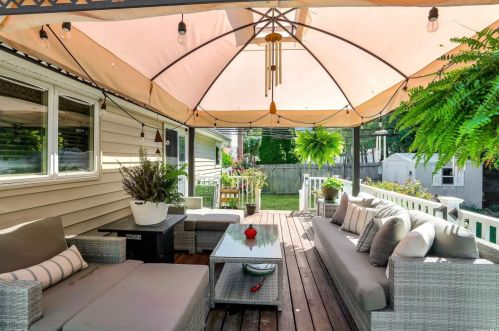 4 Barley Pl, Commack NY 11725-1412 exterior