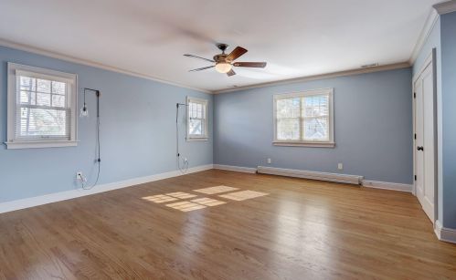 725 Lk Vw Ave, Milwaukee WI 53217-4857 exterior