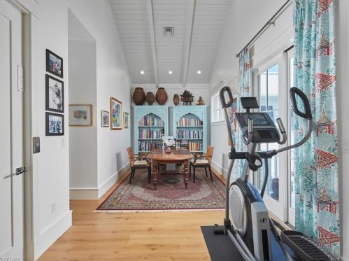 909 10 Ave, Naples FL 34117-0051 exterior