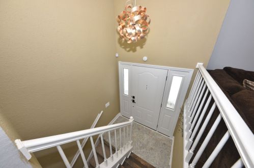 8885 70th St, Milwaukee, WI 53223-2109