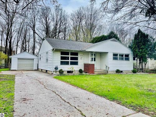 1728 Stockman Rd, Mount Pleasant, MI 48858-4219