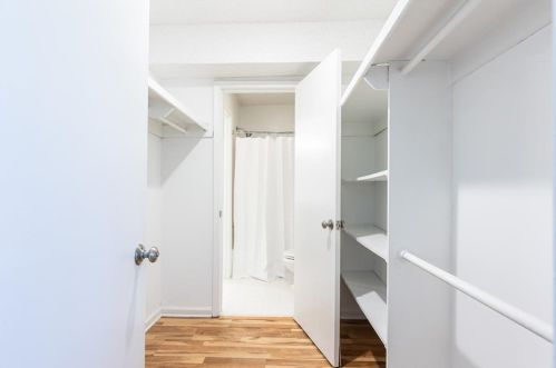 76 De Arc Pl, Atlanta GA 30327-1014 exterior