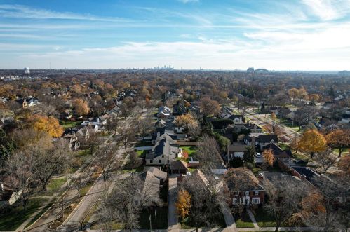 7425 Grand Pkwy, Milwaukee WI 53213-3566 exterior