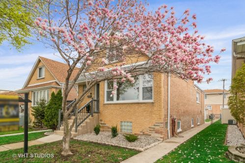 5904 59th St, Chicago IL 60629-3620 exterior