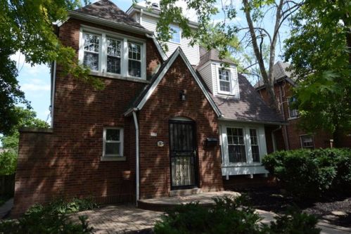 205 Evergreen Ave, Elmhurst, IL 60126-2612