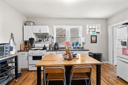 464 Artesian Ave, Chicago IL 60629-1210 exterior