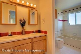 2615 Thomas St, Seattle WA  98112-5423 exterior