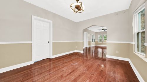 5820 Campbell Ave, Chicago IL 60659-5011 exterior