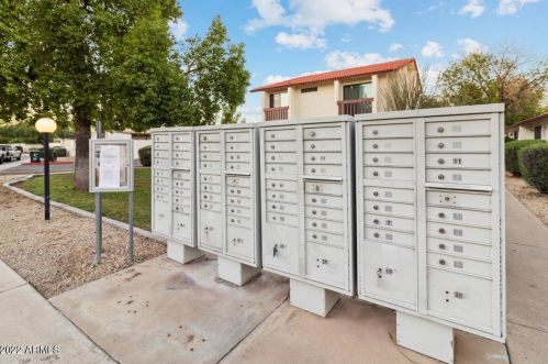 2845 Beck Ln, Phoenix AZ 85032-3784 exterior