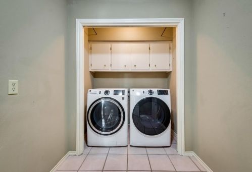 9672 Atherton Dr, Dallas TX 75243-6135 exterior