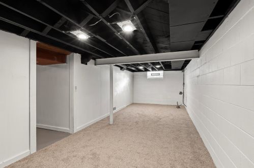 2516 83, Milwaukee WI 53213-1027 exterior