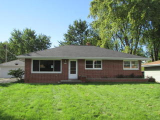 7919 Fairway Pl, Milwaukee, WI 53223-4223