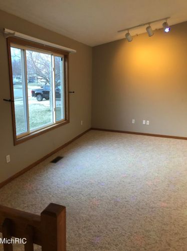 450 Macomb Ave, Grand Rapids MI 49534-3549 exterior