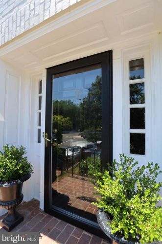 827 Royal St, Alexandria VA  22314-4340 exterior