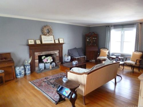 7 Colony Rd, Westport CT  06880-3703 exterior