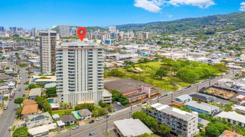 796 Isenberg St, Honolulu HI  96826-2928 exterior