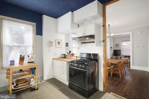 867 30 St, Philadelphia PA 19121-3604 exterior