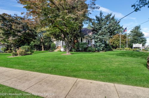 25 Memorial Pkwy, Atlantic Highlands NJ 07716-1655 exterior