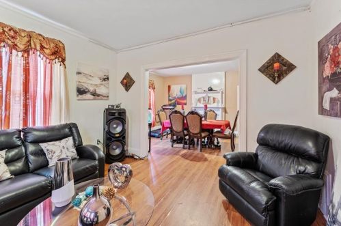 91 Peace St, Providence RI 02907-1550 exterior