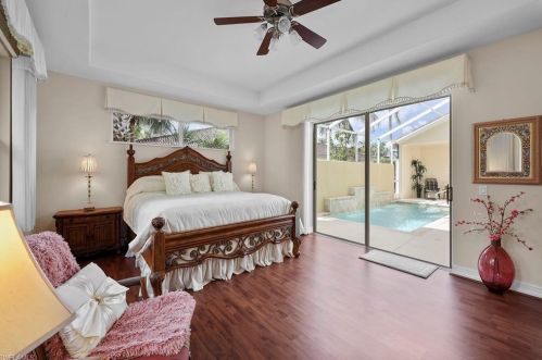 1814 Tarpon Bay Dr, Naples FL 34119-8714 exterior