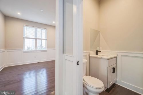 708 Caledonia St, Philadelphia PA 19128-1100 exterior