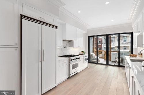 1744 T St, Washington DC 20009-7102 exterior